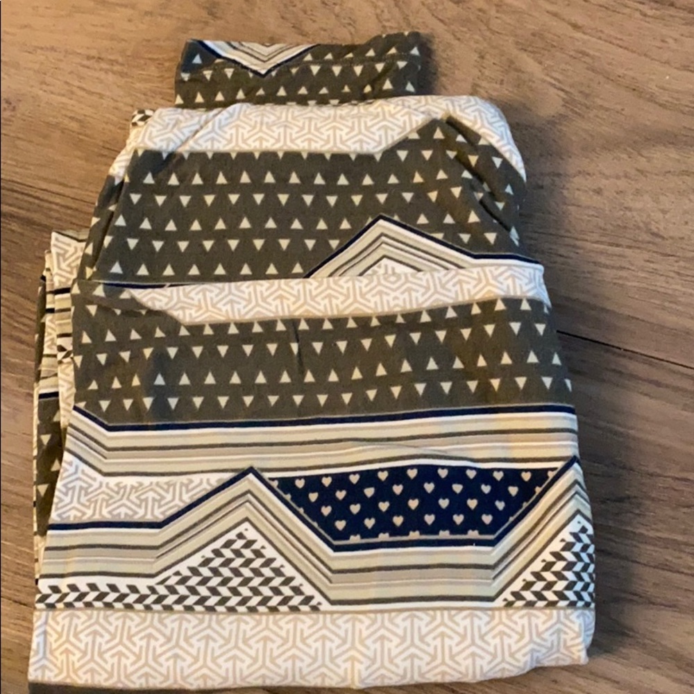Lularoe “shades of grey” leggings